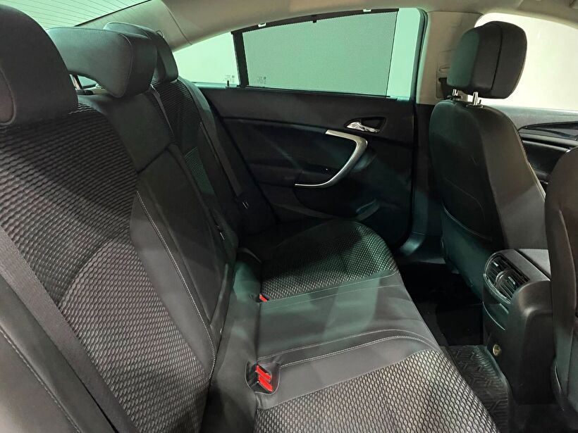2015 Dizel Otomatik Opel Insignia Siyah Gürel Tasarım Aksesuar Otomotiv San. Tic. Ltd. Şti.