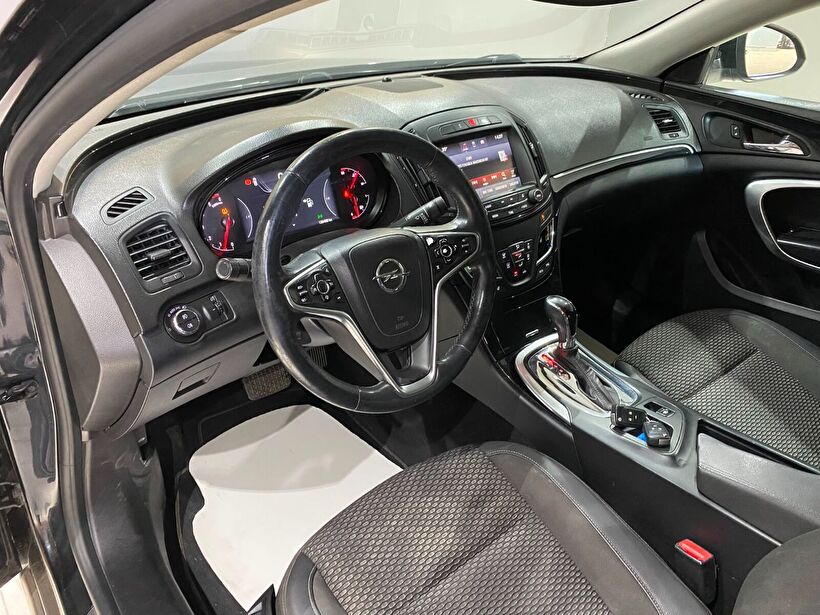 2015 Dizel Otomatik Opel Insignia Siyah Gürel Tasarım Aksesuar Otomotiv San. Tic. Ltd. Şti.