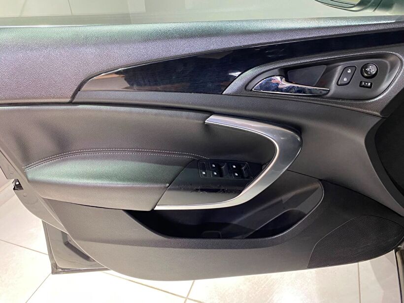 2015 Dizel Otomatik Opel Insignia Siyah Gürel Tasarım Aksesuar Otomotiv San. Tic. Ltd. Şti.