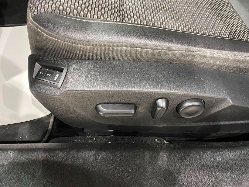 2015 Dizel Otomatik Opel Insignia Siyah Gürel Tasarım Aksesuar Otomotiv San. Tic. Ltd. Şti.