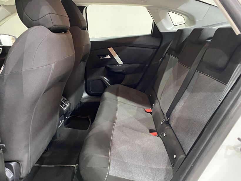 2023 Benzin Otomatik Citroen C4 X Beyaz Gürel Tasarım Aksesuar Otomotiv San. Tic. Ltd. Şti.