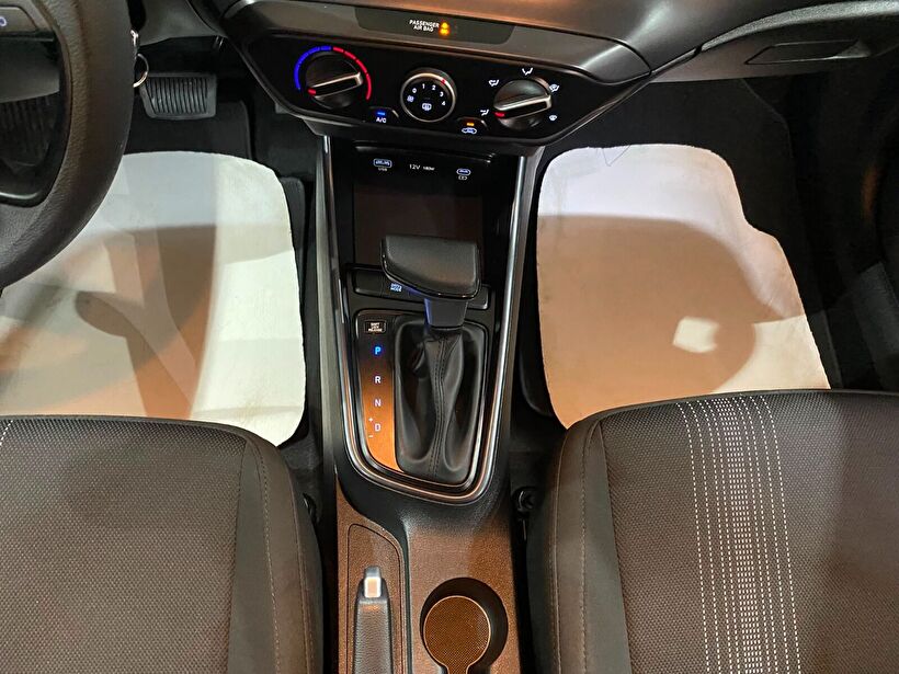 2025 Benzin Otomatik Hyundai i20 Kırmızı Gürel Tasarım Aksesuar Otomotiv San. Tic. Ltd. Şti.