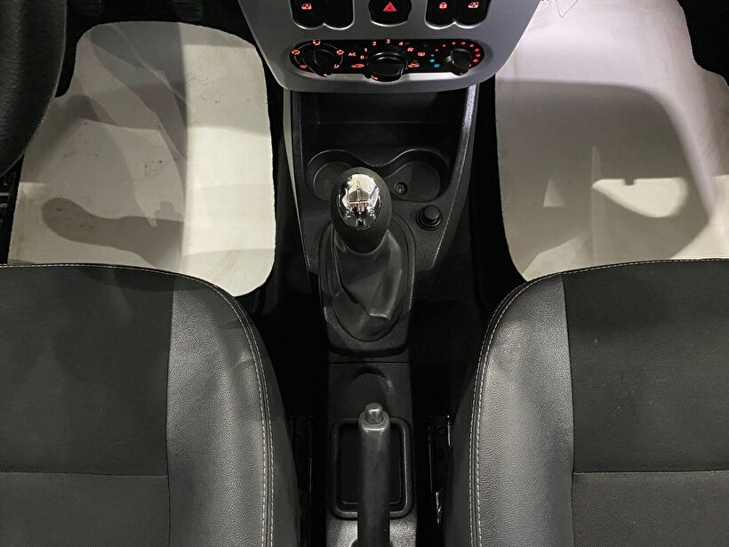 2024 Benzin Otomatik Renault Megane Gri Gürel Tasarım Aksesuar Otomotiv San. Tic. Ltd. Şti.