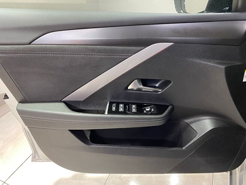 2024 Elektrik Otomatik Opel Astra-e Gümüş Gri Gürel Tasarım Aksesuar Otomotiv San. Tic. Ltd. Şti.