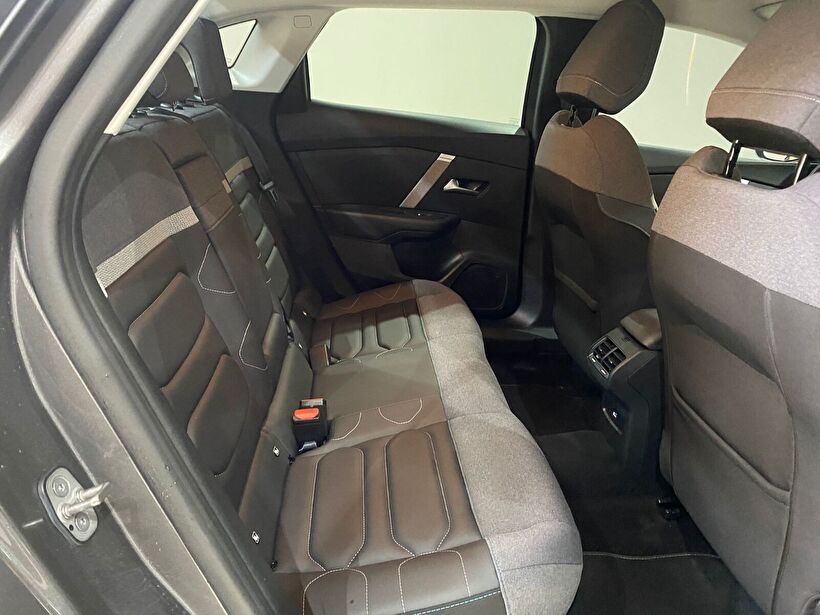 2023 Benzin Otomatik Citroen C4 X Gri Gürel Tasarım Aksesuar Otomotiv San. Tic. Ltd. Şti.