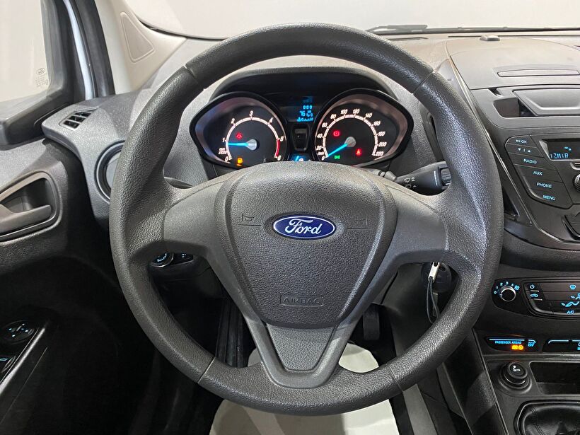 2022 Dizel Manuel Ford Tourneo Courier Journey Beyaz Gürel Tasarım Aksesuar Otomotiv San. Tic. Ltd. Şti.