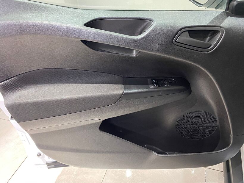 2022 Dizel Manuel Ford Tourneo Courier Journey Beyaz Gürel Tasarım Aksesuar Otomotiv San. Tic. Ltd. Şti.