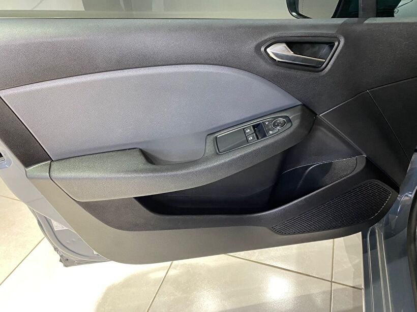 2021 Benzin Manuel Renault Clio Gri Gürel Tasarım Aksesuar Otomotiv San. Tic. Ltd. Şti.