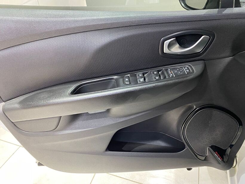2017 Dizel Otomatik Renault Clio Beyaz Gürel Tasarım Aksesuar Otomotiv San. Tic. Ltd. Şti.