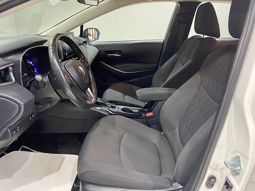 2022 Hybrid Otomatik Toyota Corolla Beyaz Gürel Tasarım Aksesuar Otomotiv San. Tic. Ltd. Şti.
