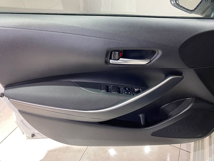 2022 Hybrid Otomatik Toyota Corolla Beyaz Gürel Tasarım Aksesuar Otomotiv San. Tic. Ltd. Şti.