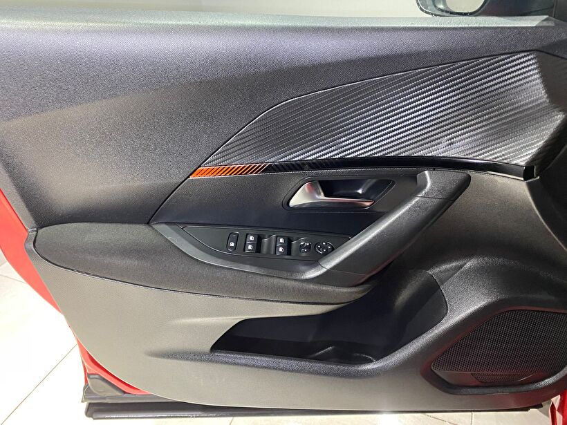 2021 Benzin Manuel Peugeot 2008 Kırmızı Gürel Tasarım Aksesuar Otomotiv San. Tic. Ltd. Şti.