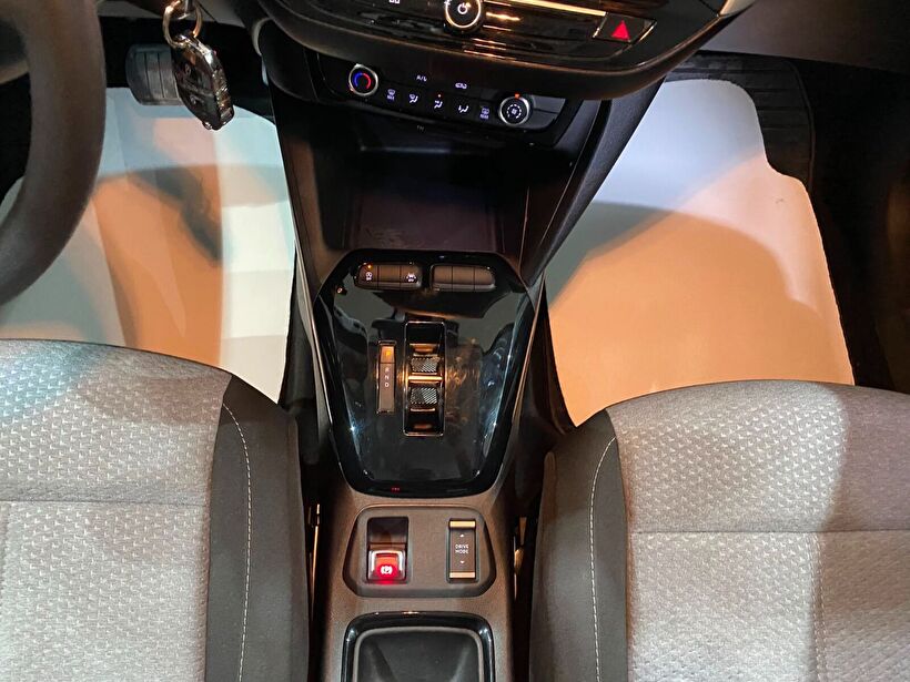 2025 Benzin Otomatik Opel Corsa Siyah Gürel Tasarım Aksesuar Otomotiv San. Tic. Ltd. Şti.