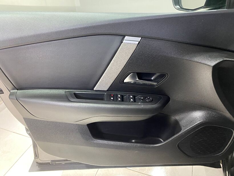 2024 Benzin Otomatik Citroen C4 X Gri Gürel Tasarım Aksesuar Otomotiv San. Tic. Ltd. Şti.