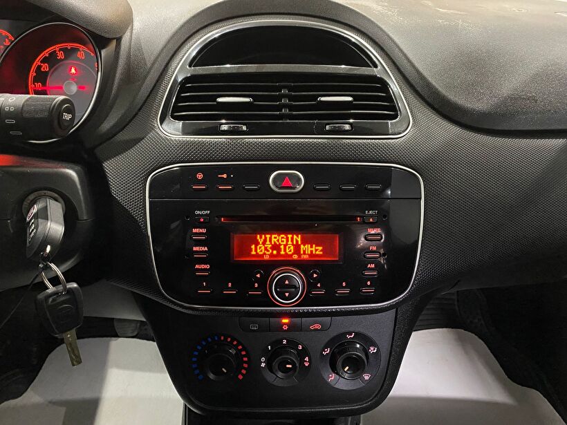 2014 Benzin Manuel Fiat Punto Beyaz Gürel Tasarım Aksesuar Otomotiv San. Tic. Ltd. Şti.
