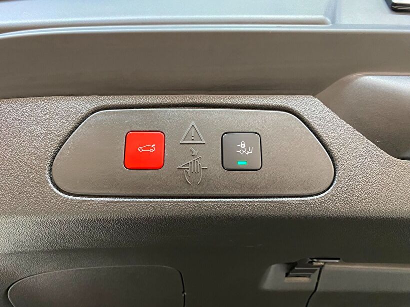 2024 Benzin Otomatik Opel Grandland Kırmızı Gürel Tasarım Aksesuar Otomotiv San. Tic. Ltd. Şti.