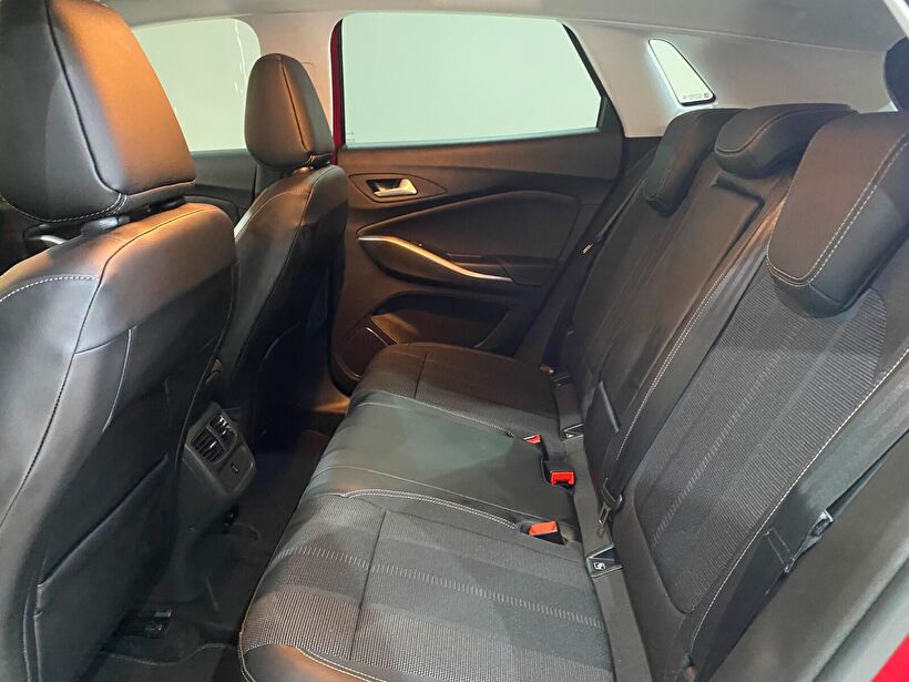 2024 Benzin Otomatik Opel Grandland Kırmızı Gürel Tasarım Aksesuar Otomotiv San. Tic. Ltd. Şti.