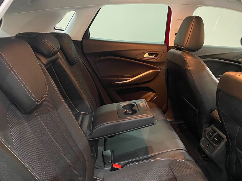 2024 Benzin Otomatik Opel Grandland Kırmızı Gürel Tasarım Aksesuar Otomotiv San. Tic. Ltd. Şti.