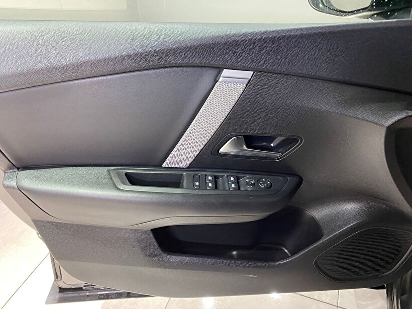 2023 Benzin Otomatik Citroen C4 X Gri Gürel Tasarım Aksesuar Otomotiv San. Tic. Ltd. Şti.