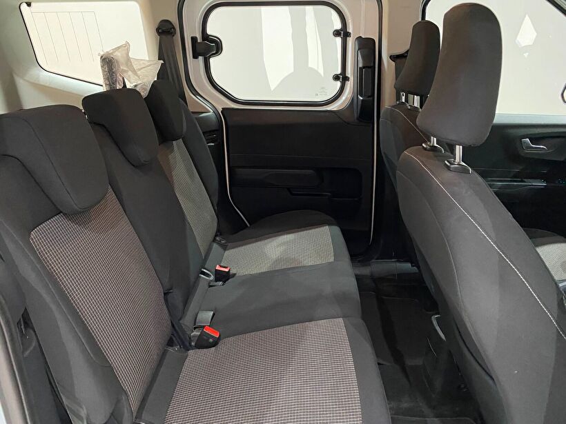 2025 Dizel Manuel Ford Tourneo Courier Beyaz Gürel Tasarım Aksesuar Otomotiv San. Tic. Ltd. Şti.