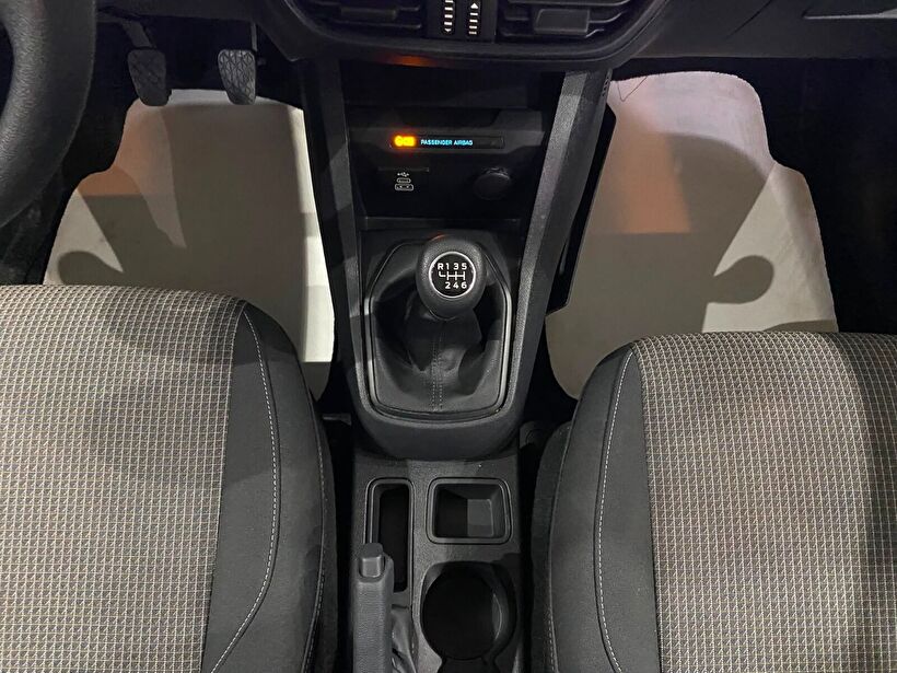 2025 Dizel Manuel Ford Tourneo Courier Beyaz Gürel Tasarım Aksesuar Otomotiv San. Tic. Ltd. Şti.