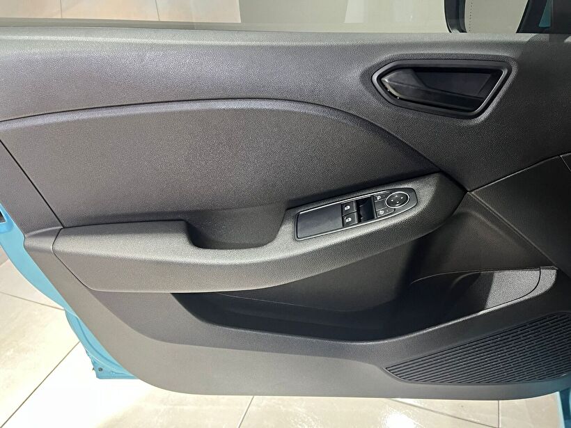 2022 Benzin Manuel Renault Clio Mavi Gürel Tasarım Aksesuar Otomotiv San. Tic. Ltd. Şti.