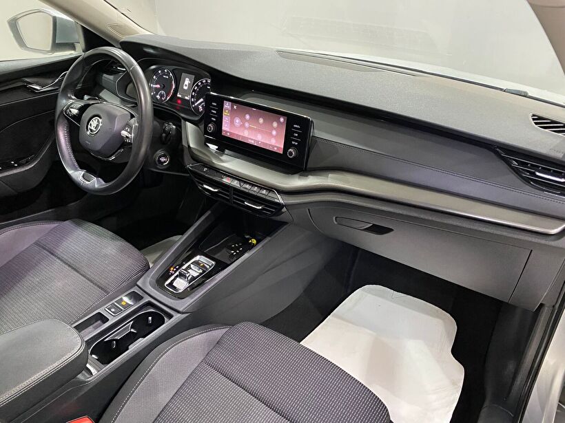 2022 Hybrid Otomatik Skoda Octavia Gümüş Gri Gürel Tasarım Aksesuar Otomotiv San. Tic. Ltd. Şti.