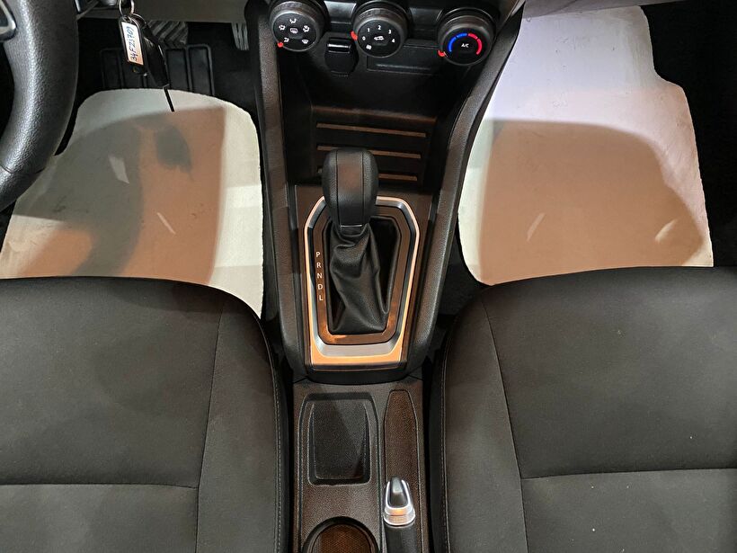 2022 Benzin Otomatik Renault Clio Kırmızı Gürel Tasarım Aksesuar Otomotiv San. Tic. Ltd. Şti.