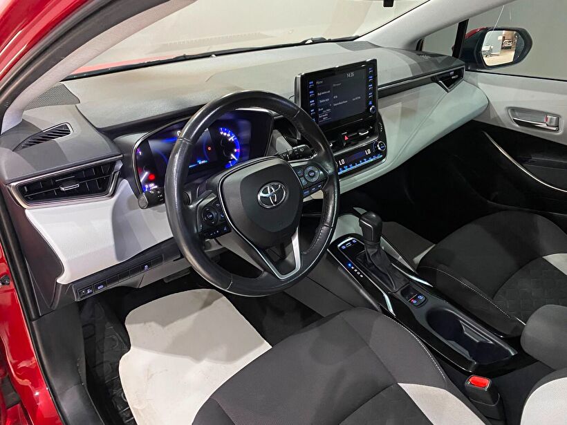 2022 Hybrid Otomatik Toyota Corolla Kırmızı Gürel Tasarım Aksesuar Otomotiv San. Tic. Ltd. Şti.