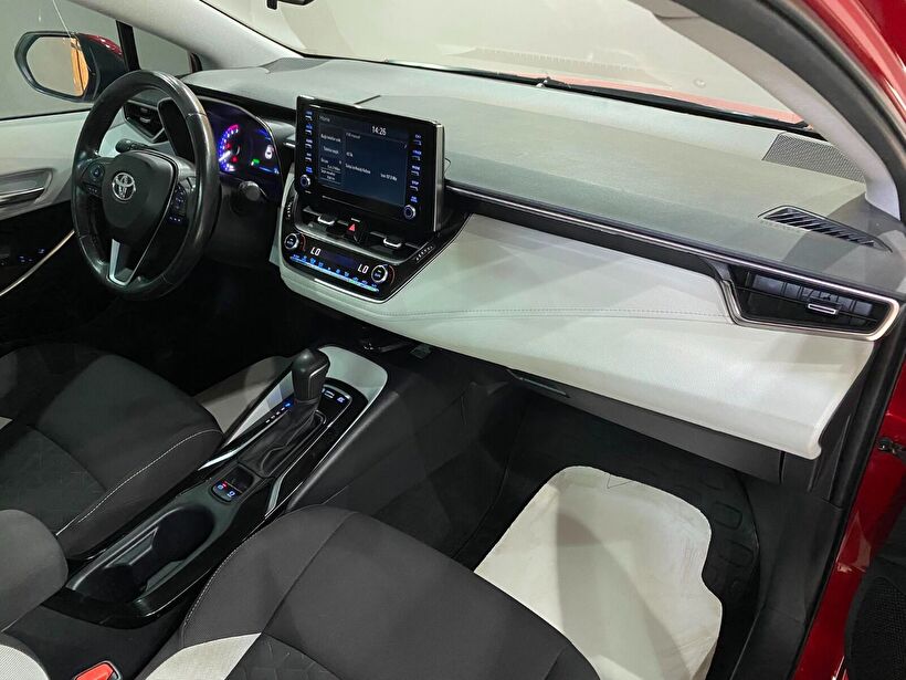 2022 Hybrid Otomatik Toyota Corolla Kırmızı Gürel Tasarım Aksesuar Otomotiv San. Tic. Ltd. Şti.