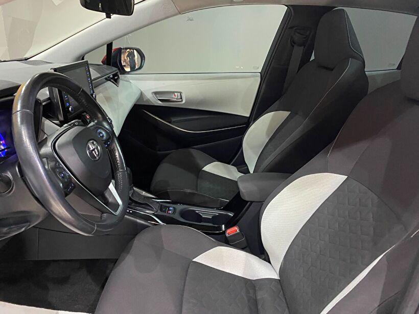2022 Hybrid Otomatik Toyota Corolla Kırmızı Gürel Tasarım Aksesuar Otomotiv San. Tic. Ltd. Şti.