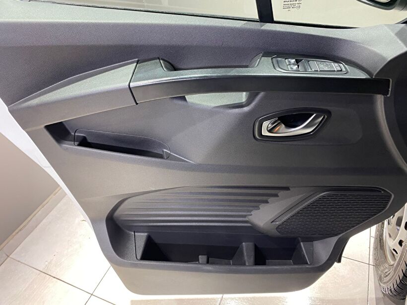 2023 Dizel Manuel Renault Trafic Panelvan Beyaz Gürel Tasarım Aksesuar Otomotiv San. Tic. Ltd. Şti.