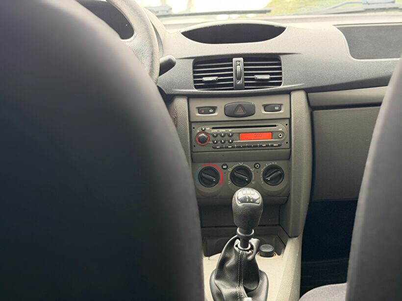 2011 Benzin + LPG Manuel Renault Symbol Gri Turmak Turizm Ticaret Ve San. Ltd. Şti.