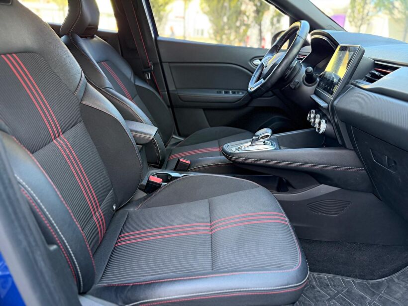 2021 MHEV Otomatik Renault Captur Lacivert Turmak Turizm Ticaret Ve San. Ltd. Şti.