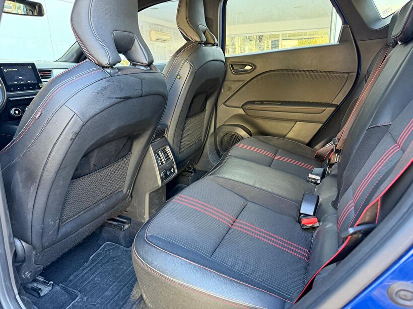 2021 MHEV Otomatik Renault Captur Lacivert Turmak Turizm Ticaret Ve San. Ltd. Şti.