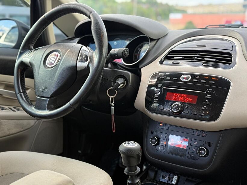 2012 Dizel Manuel Fiat Linea Siyah Turmak Turizm Ticaret Ve San. Ltd. Şti.