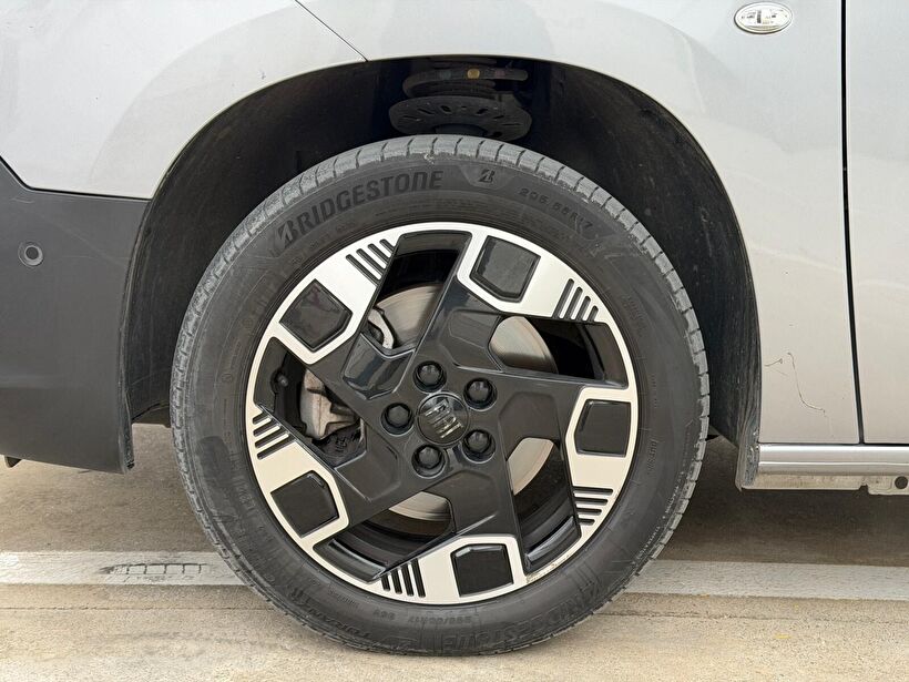 2025 Dizel Otomatik Fiat Doblo Gri Turmak Turizm Ticaret Ve San. Ltd. Şti.