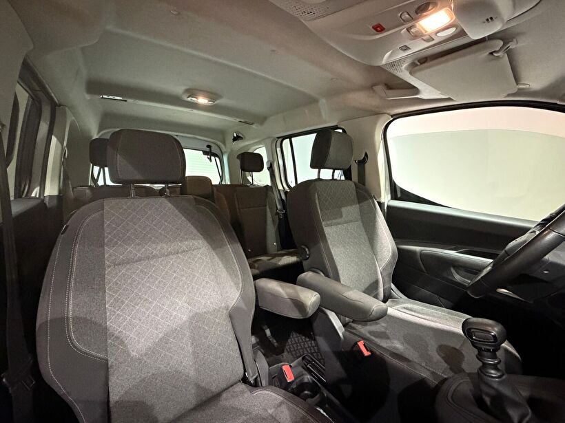 2024 Dizel Manuel Opel Combo Beyaz Turmak Turizm Ticaret Ve San. Ltd. Şti.