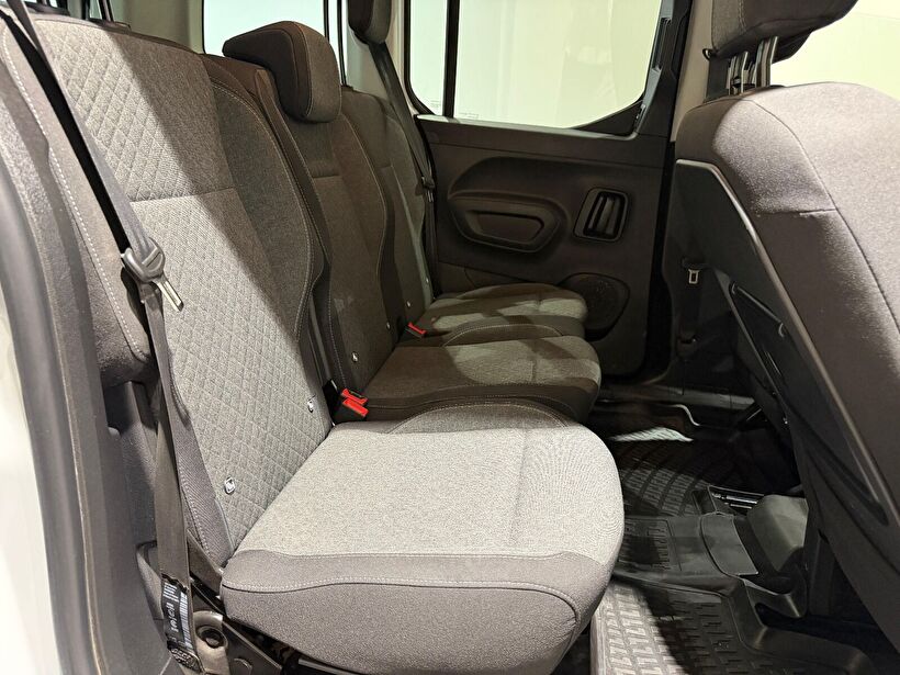 2024 Dizel Manuel Opel Combo Beyaz Turmak Turizm Ticaret Ve San. Ltd. Şti.