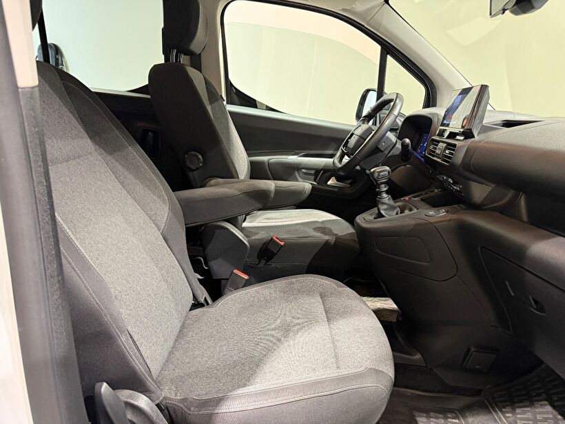 2024 Dizel Manuel Opel Combo Beyaz Turmak Turizm Ticaret Ve San. Ltd. Şti.