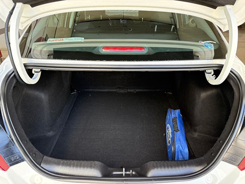 2022 Dizel Otomatik Fiat Egea Beyaz Turmak Turizm Ticaret Ve San. Ltd. Şti.