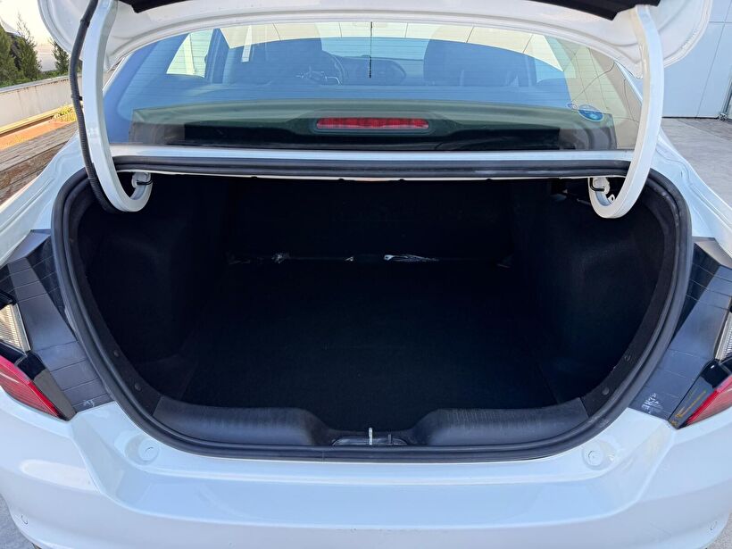 2024 Dizel Otomatik Fiat Egea Beyaz Turmak Turizm Ticaret Ve San. Ltd. Şti.