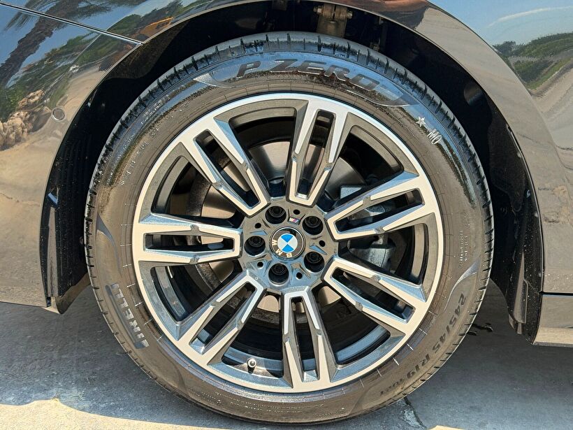 2023 Hybrid Otomatik BMW 5 Serisi Siyah Turmak Turizm Ticaret Ve San. Ltd. Şti.