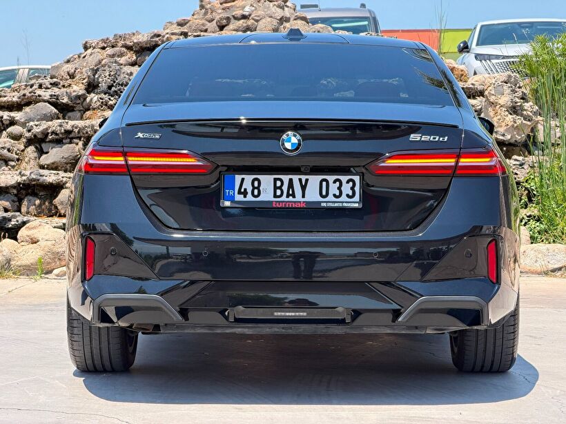 2023 Hybrid Otomatik BMW 5 Serisi Siyah Turmak Turizm Ticaret Ve San. Ltd. Şti.
