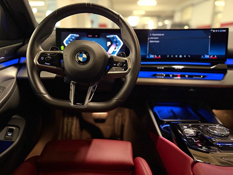 2023 Hybrid Otomatik BMW 5 Serisi Siyah Turmak Turizm Ticaret Ve San. Ltd. Şti.