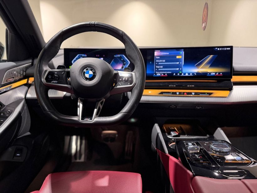 2023 Hybrid Otomatik BMW 5 Serisi Siyah Turmak Turizm Ticaret Ve San. Ltd. Şti.