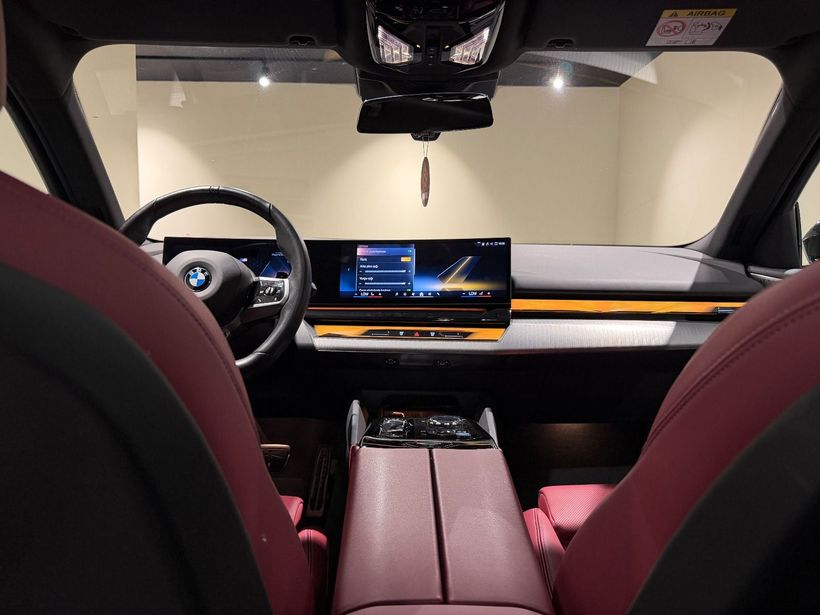 2023 Hybrid Otomatik BMW 5 Serisi Siyah Turmak Turizm Ticaret Ve San. Ltd. Şti.