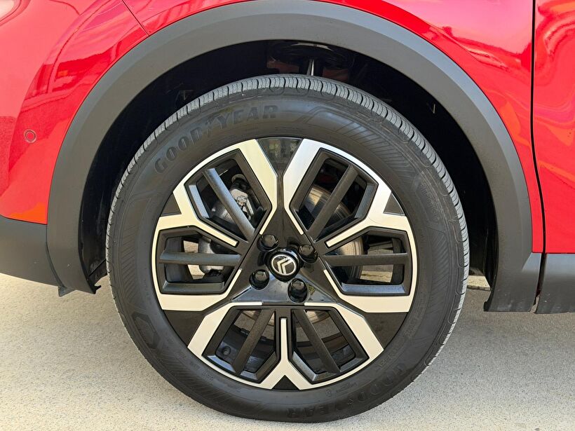 2025 Benzin Otomatik Citroen C4 X Kırmızı Turmak Turizm Ticaret Ve San. Ltd. Şti.