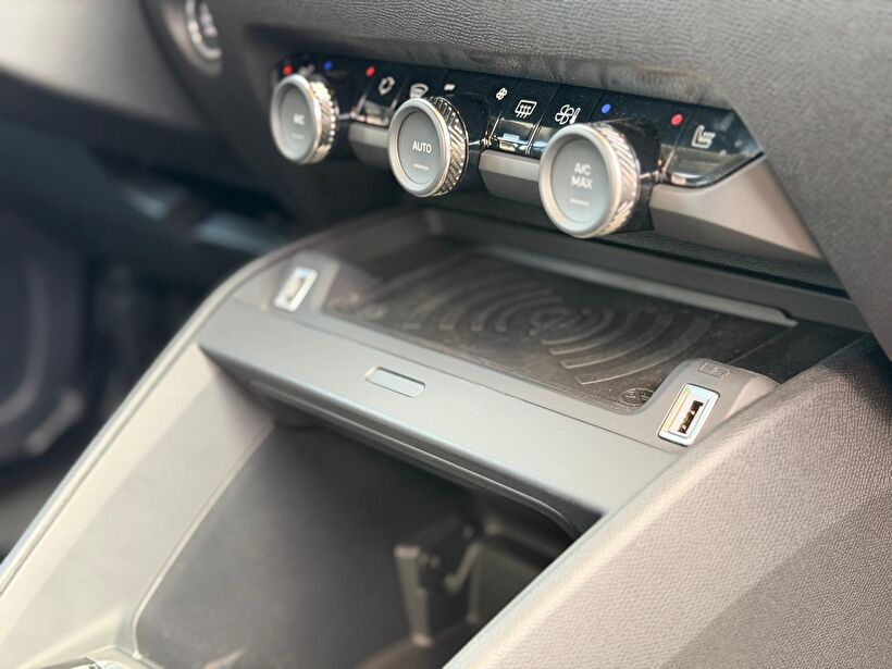 2025 Benzin Otomatik Citroen C4 X Kırmızı Turmak Turizm Ticaret Ve San. Ltd. Şti.