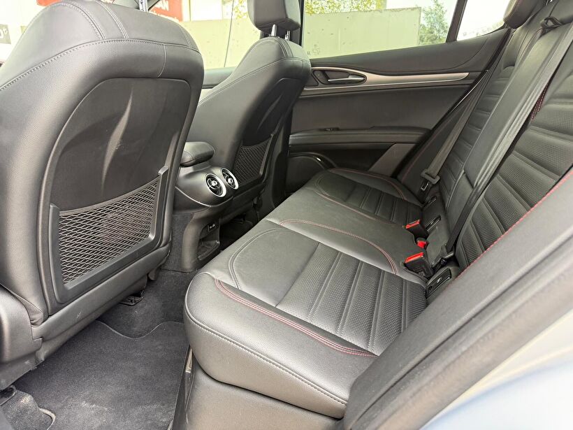 2023 Benzin Otomatik Alfa Romeo Stelvio Gri Turmak Turizm Ticaret Ve San. Ltd. Şti.